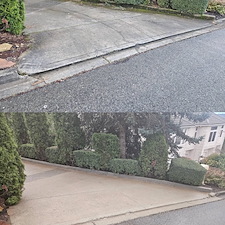 Driveway-Washing-And-Stain-Treatmemt-For-Home-In-Sammamish-WA 4